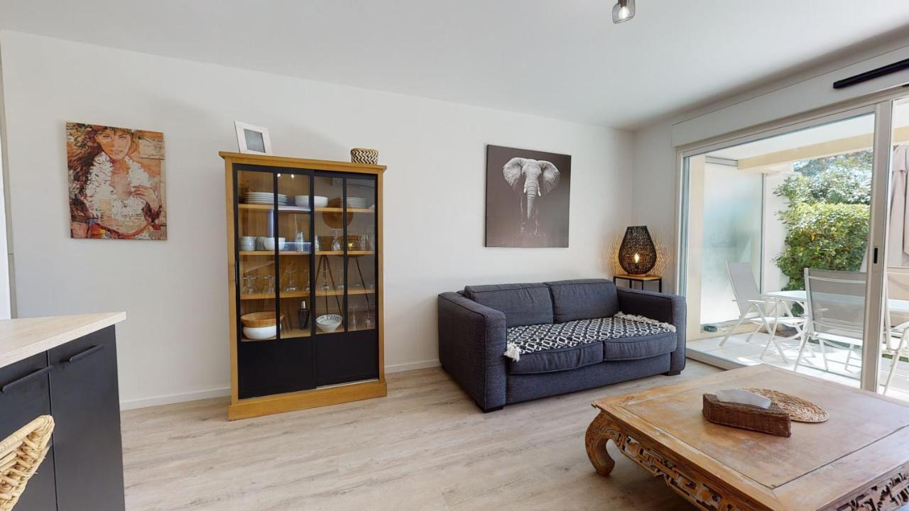Appartement T2 : Jardin, Piscine, Parking à Sainte-Maxime Extérieur photo
